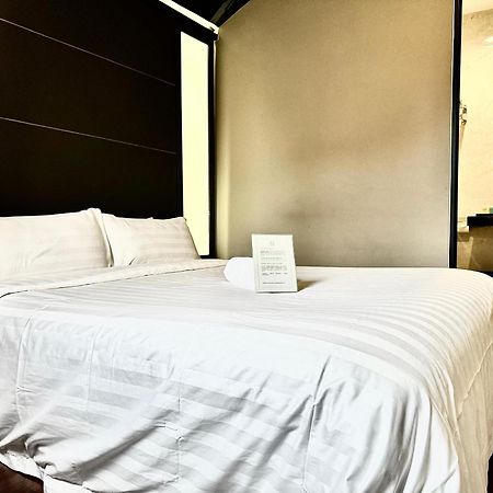 Chariton Hotel Nusa Bestari Johor Bahru Exteriör bild