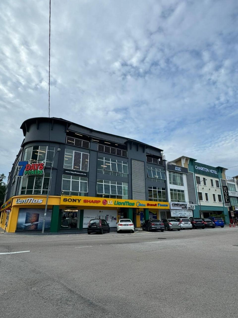 Chariton Hotel Nusa Bestari Johor Bahru Exteriör bild