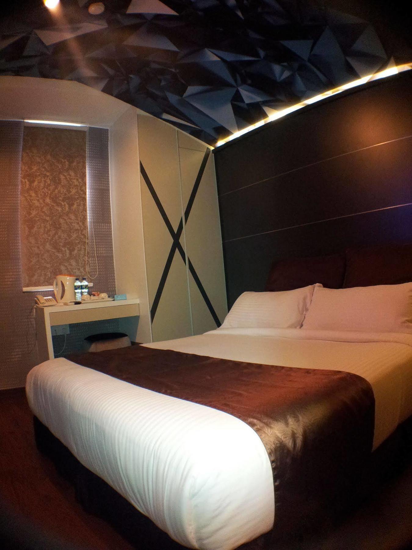 Chariton Hotel Nusa Bestari Johor Bahru Exteriör bild